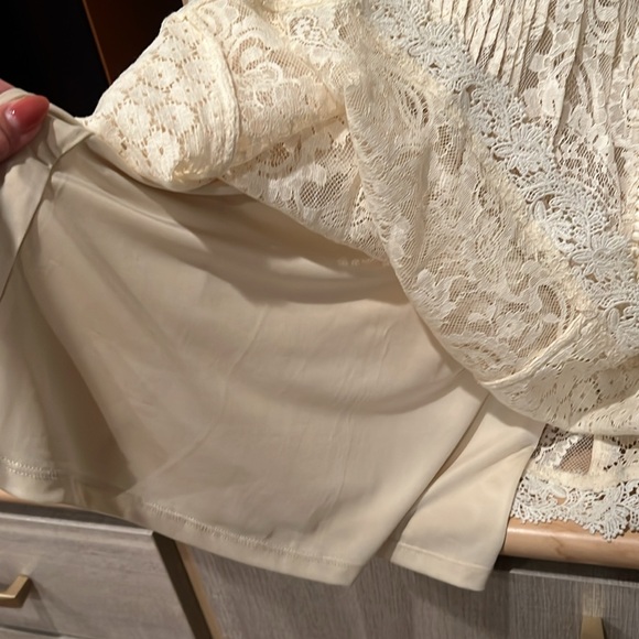 Authentic Zimmermann lace blouse shirt size 0 fits US 0-4. Excellent condition - Picture 8 of 9